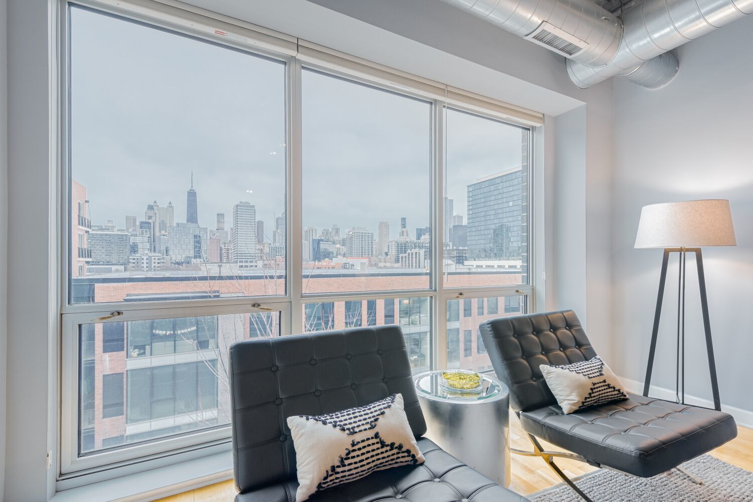 845 N Kingsbury Street 515