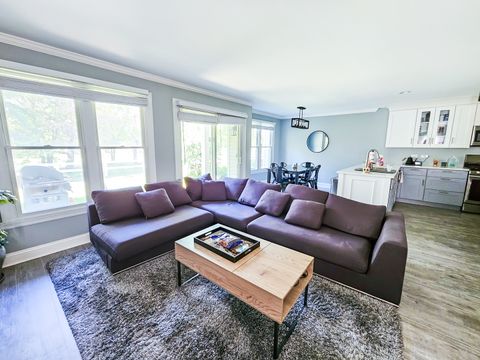 Tiny photo for 170 Inverness Court #1, Elk Grove Village, IL 60007 (MLS # 12604074)