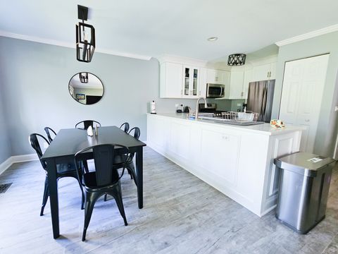 Tiny photo for 170 Inverness Court #1, Elk Grove Village, IL 60007 (MLS # 12604074)