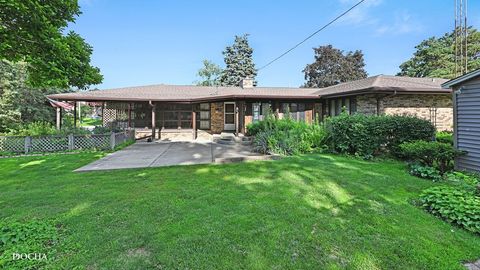 Tiny photo for 2101 N Center Street, Crest Hill, IL 60403 (MLS # 12616231)