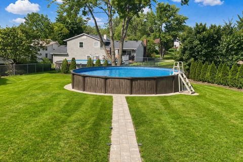 Tiny photo for 960 Sycamore Court, Hoffman Estates, IL 60192 (MLS # 12601981)