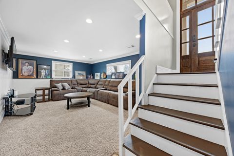 Tiny photo for 960 Sycamore Court, Hoffman Estates, IL 60192 (MLS # 12601981)