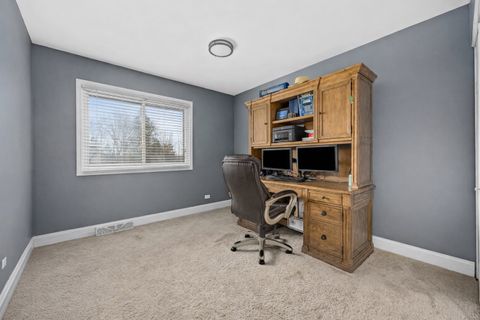 Tiny photo for 960 Sycamore Court, Hoffman Estates, IL 60192 (MLS # 12601981)