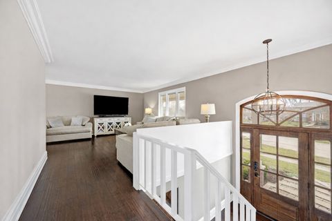 Tiny photo for 960 Sycamore Court, Hoffman Estates, IL 60192 (MLS # 12601981)