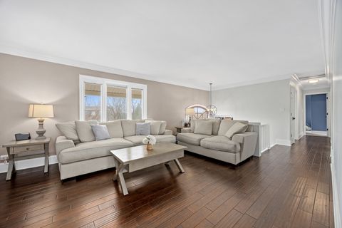 Tiny photo for 960 Sycamore Court, Hoffman Estates, IL 60192 (MLS # 12601981)