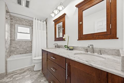 Tiny photo for 960 Sycamore Court, Hoffman Estates, IL 60192 (MLS # 12601981)