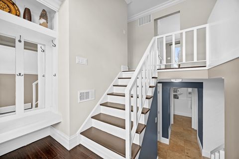 Tiny photo for 960 Sycamore Court, Hoffman Estates, IL 60192 (MLS # 12601981)