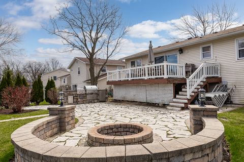 Tiny photo for 960 Sycamore Court, Hoffman Estates, IL 60192 (MLS # 12601981)