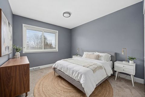 Tiny photo for 960 Sycamore Court, Hoffman Estates, IL 60192 (MLS # 12601981)