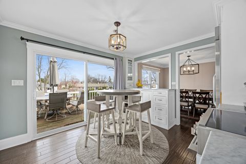 Tiny photo for 960 Sycamore Court, Hoffman Estates, IL 60192 (MLS # 12601981)