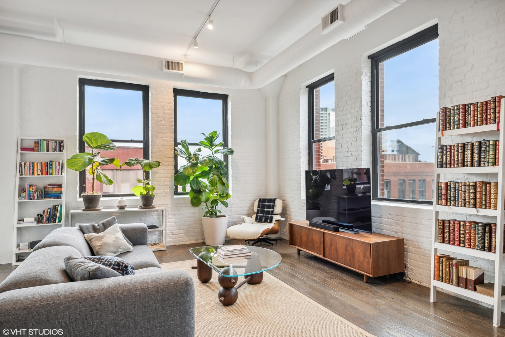 812 W Van Buren Street 6D