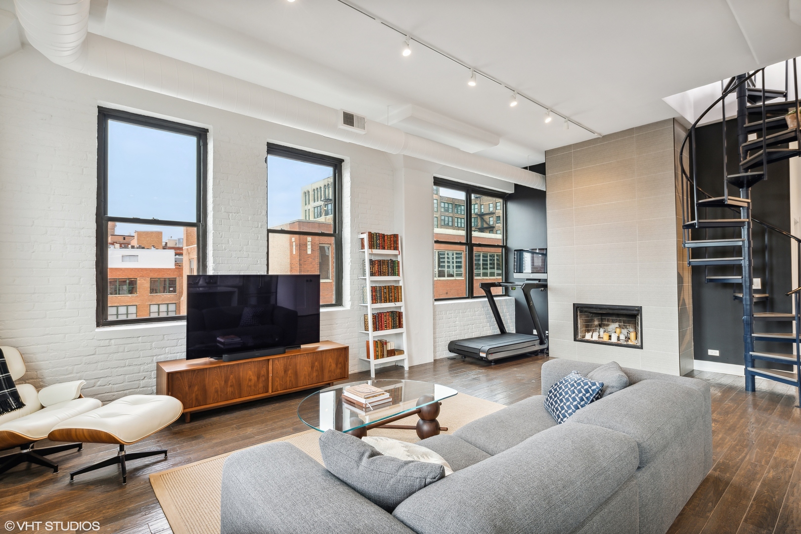 812 W Van Buren Street 6D