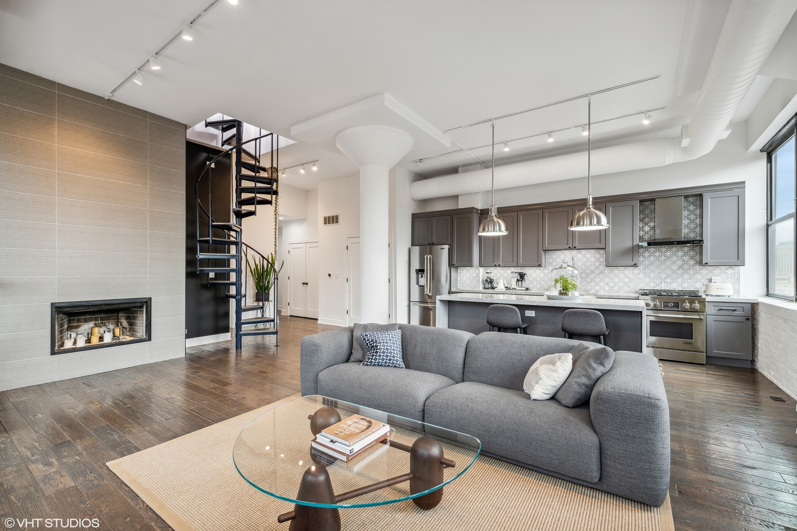 812 W Van Buren Street 6D