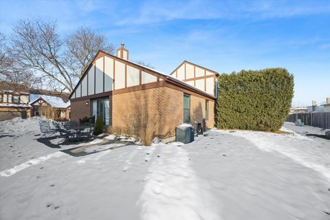 Tiny photo for 3033 Ashton Court, Westchester, IL 60154 (MLS # 12529983)