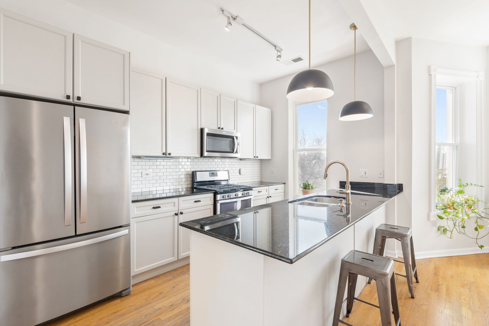 1460 W OHIO Street 3F