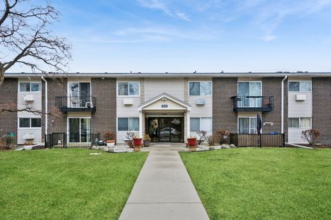 Photo of 9575 Terrace Place #206F, Des Plaines, IL 60016 (MLS # 12543884)