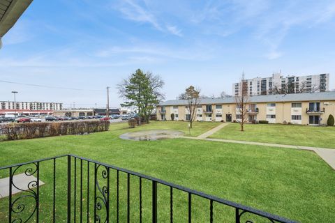 Tiny photo for 9575 Terrace Place #206F, Des Plaines, IL 60016 (MLS # 12543884)