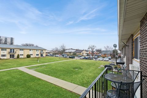 Tiny photo for 9575 Terrace Place #206F, Des Plaines, IL 60016 (MLS # 12543884)