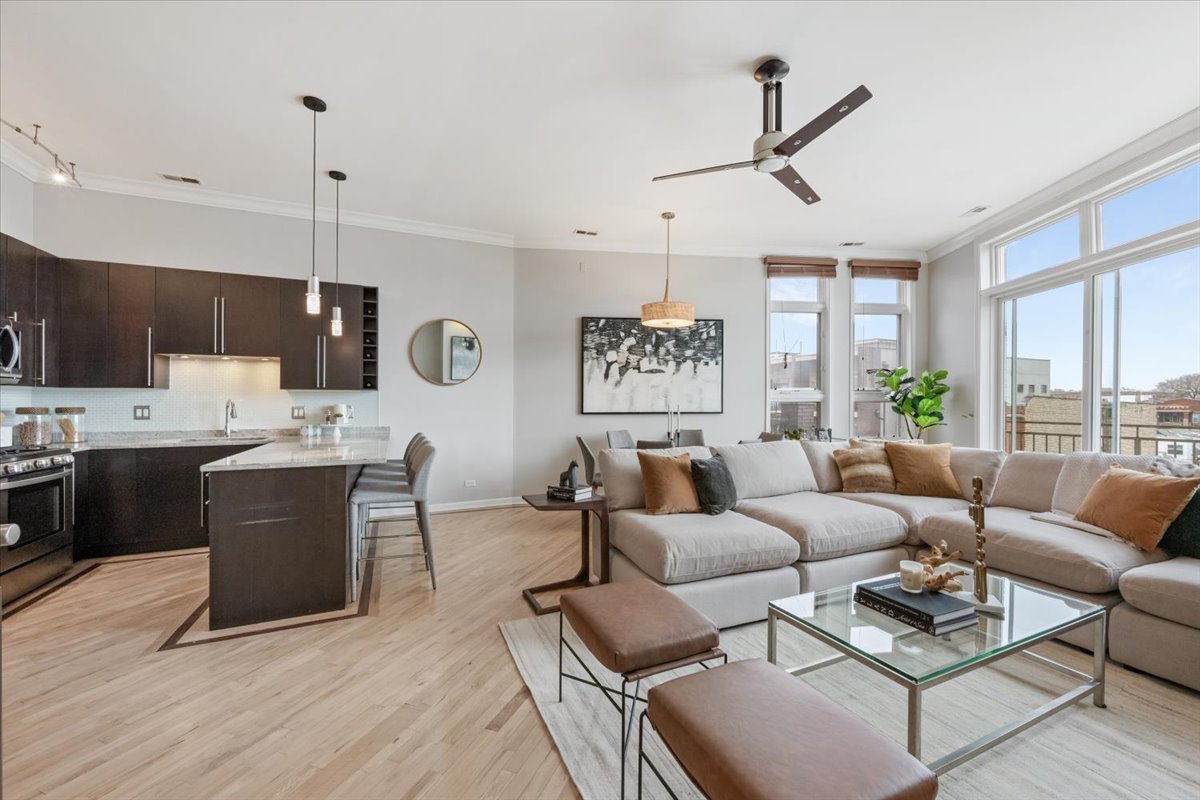 2623 W CHICAGO Avenue 4