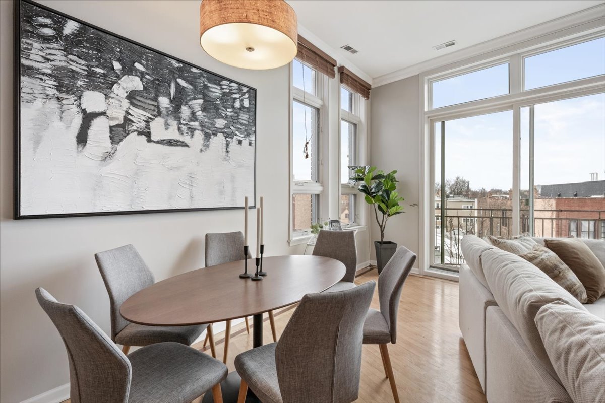 2623 W CHICAGO Avenue 4