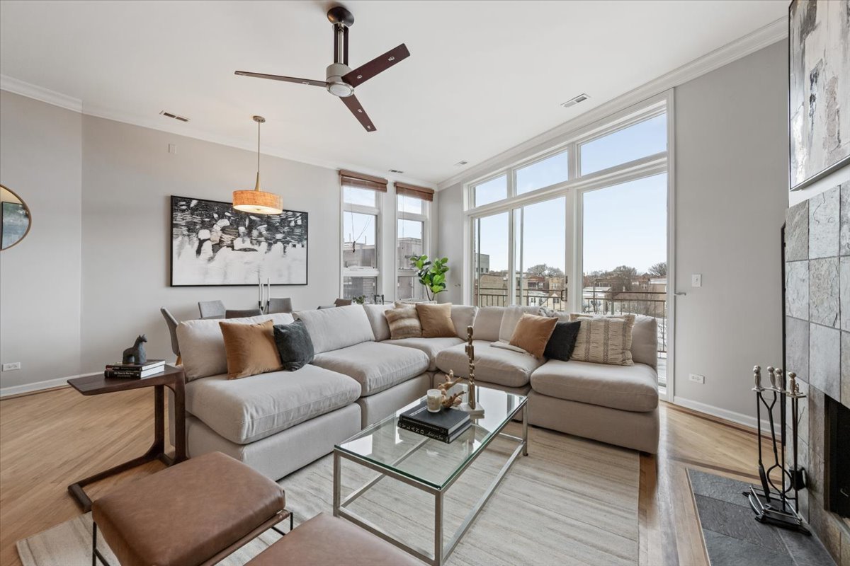 2623 W CHICAGO Avenue 4