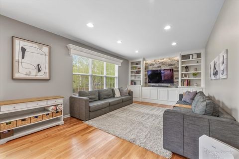 Tiny photo for 380 Fountain Avenue, Elgin, IL 60124 (MLS # 12634506)