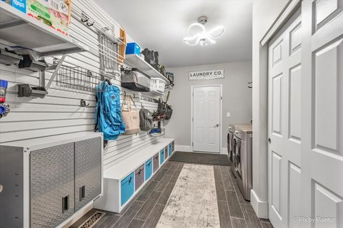 Tiny photo for 380 Fountain Avenue, Elgin, IL 60124 (MLS # 12634506)