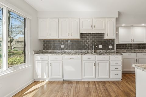 Tiny photo for 563 Woodview Road #D, Lake Barrington, IL 60010 (MLS # 12608941)