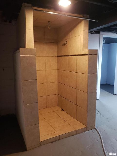 Tiny photo for 212 44TH Street, Moline, IL 61265 (MLS # QC4269859)