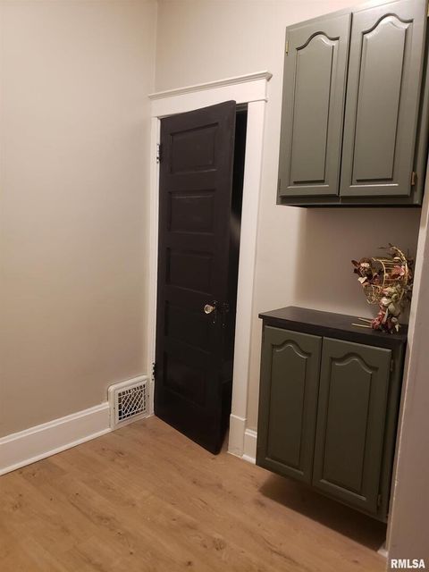 Tiny photo for 212 44TH Street, Moline, IL 61265 (MLS # QC4269859)