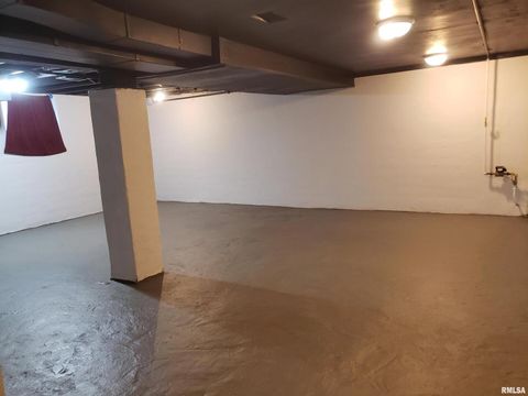 Tiny photo for 212 44TH Street, Moline, IL 61265 (MLS # QC4269859)