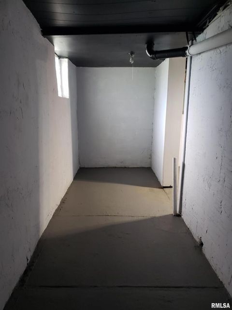 Tiny photo for 212 44TH Street, Moline, IL 61265 (MLS # QC4269859)