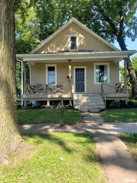 Photo of 212 44TH Street, Moline, IL 61265 (MLS # QC4269859)