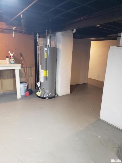 Tiny photo for 212 44TH Street, Moline, IL 61265 (MLS # QC4269859)