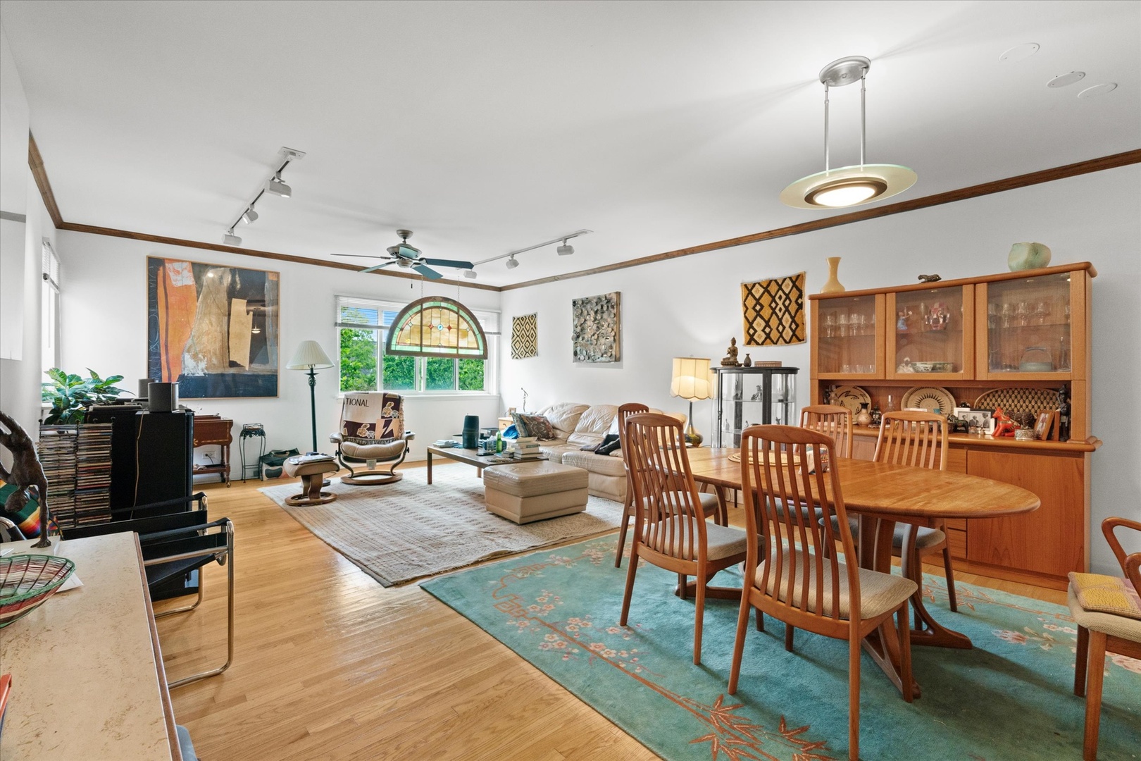 835 Ridge Avenue 507