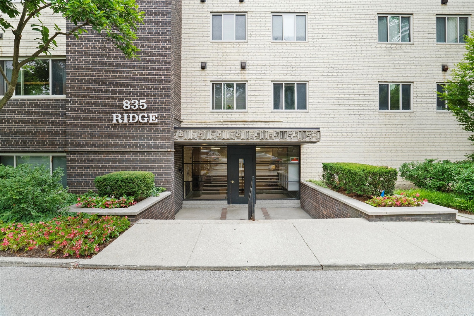 835 Ridge Avenue 507