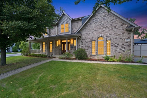 Photo of 301 Spruce Street, Glenview, IL 60025 (MLS # 12761742)