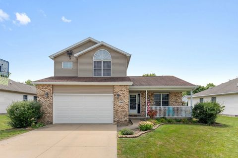 Photo of 1582 Mid Court Drive, Bourbonnais, IL 60914 (MLS # 12498705)