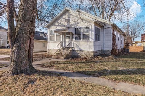 Tiny photo for 415 N Locust Street, Pontiac, IL 61764 (MLS # 12551160)