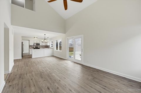 Tiny photo for 346 Timber Oaks Drive, North Aurora, IL 60542 (MLS # 12589696)