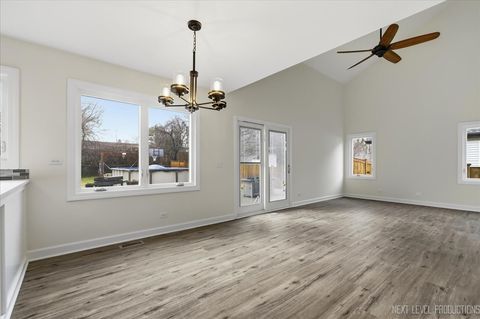 Tiny photo for 346 Timber Oaks Drive, North Aurora, IL 60542 (MLS # 12589696)