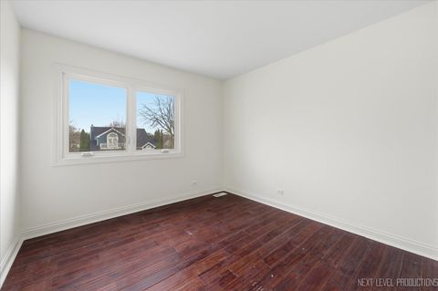 Tiny photo for 346 Timber Oaks Drive, North Aurora, IL 60542 (MLS # 12589696)