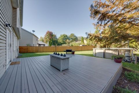 Tiny photo for 346 Timber Oaks Drive, North Aurora, IL 60542 (MLS # 12589696)