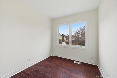 Tiny photo for 346 Timber Oaks Drive, North Aurora, IL 60542 (MLS # 12589696)