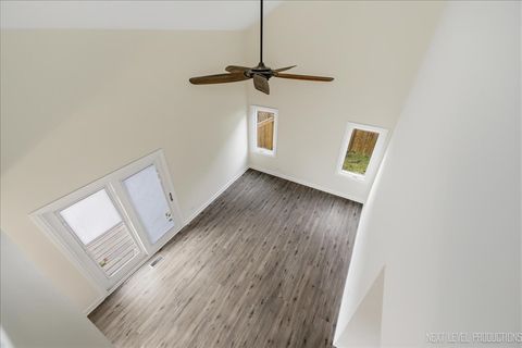 Tiny photo for 346 Timber Oaks Drive, North Aurora, IL 60542 (MLS # 12589696)