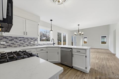 Tiny photo for 346 Timber Oaks Drive, North Aurora, IL 60542 (MLS # 12589696)