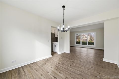 Tiny photo for 346 Timber Oaks Drive, North Aurora, IL 60542 (MLS # 12589696)