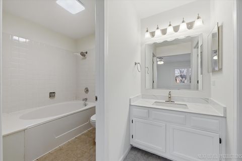 Tiny photo for 346 Timber Oaks Drive, North Aurora, IL 60542 (MLS # 12589696)