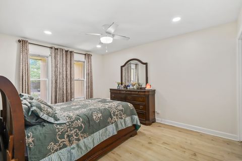 Tiny photo for 2130 Country Club Drive #2130, Woodridge, IL 60517 (MLS # 12653222)