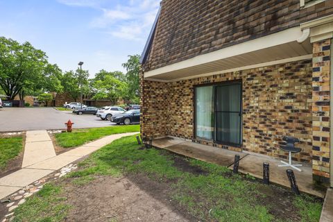 Tiny photo for 2130 Country Club Drive #2130, Woodridge, IL 60517 (MLS # 12653222)
